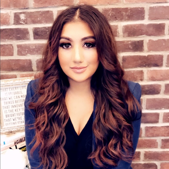 Meet your Posher, Sharon - Picture 1 of 1